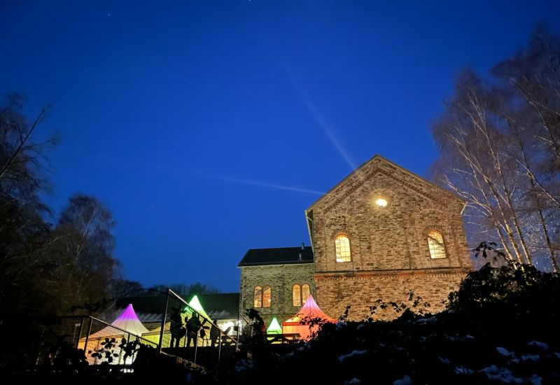 Weihnachtsmarkt in Abendstimmung