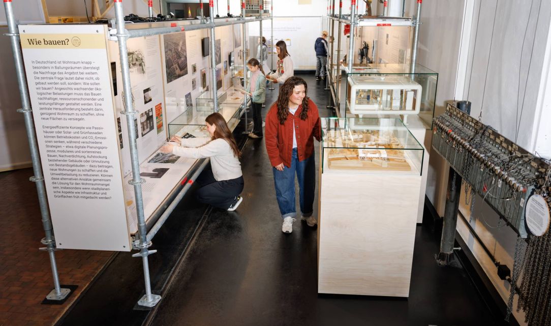 Ausstellung Zukunft Bauen 3 scaled fdd70548