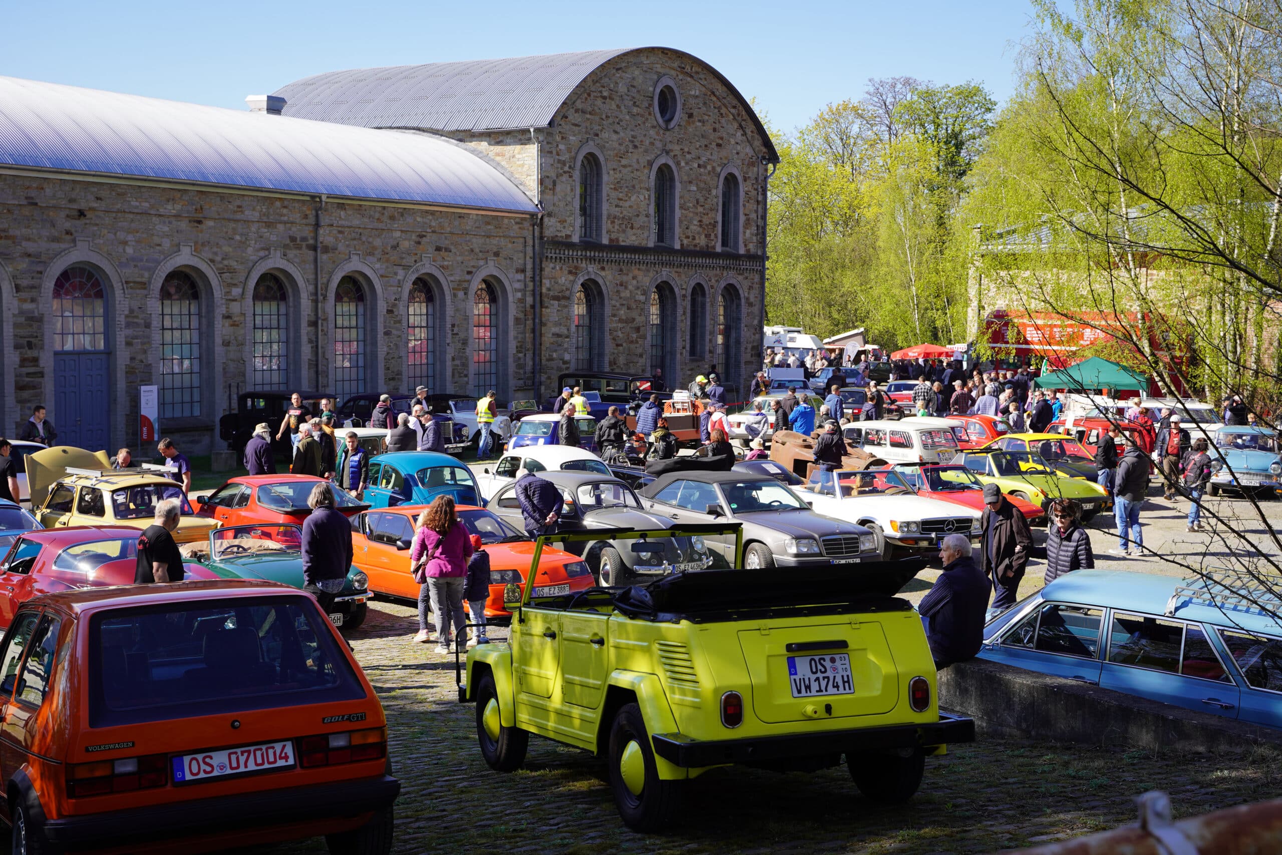 Oldtimer Fahrzeuge auf dem Magazingelände am Süberweg