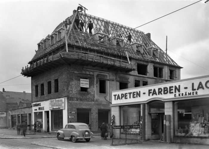 Wiederaufbau des Geschaeftshauses Karl Tiemann Johannisstrasse 100 Hoehe Goldstrasse 1951 611fc2c2
